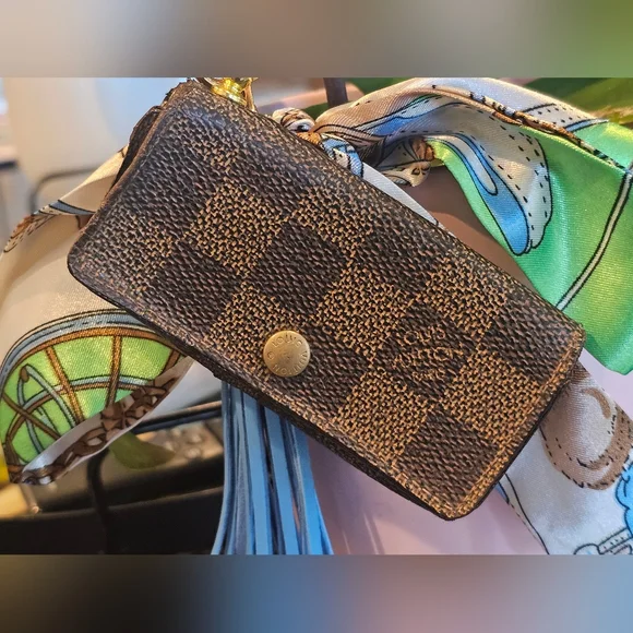 Louis Vuitton Damier Ebene 4 Key Case Holder W/Twilly, Charms, & Wristlet Added - Picture 17 of 17